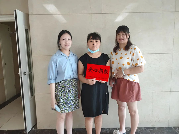 暖心慰問，進(jìn)行中